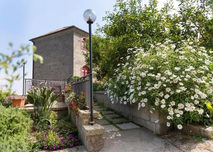 Sorrentovibes - Sea View Rooftop Apartment With Jacuzzi & Garden