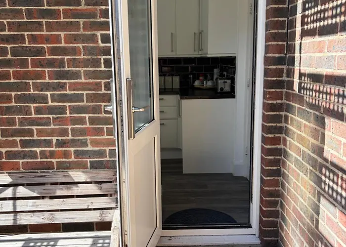 2 Bedroom Apartment Ground Floor Eastbourne Town Centre
