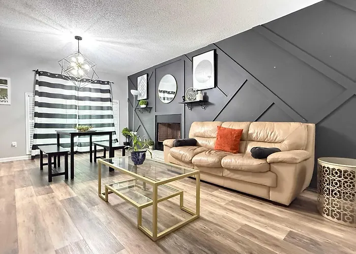 New Entire Place Cozy Quiet 2B2B Townhouse Sp1261