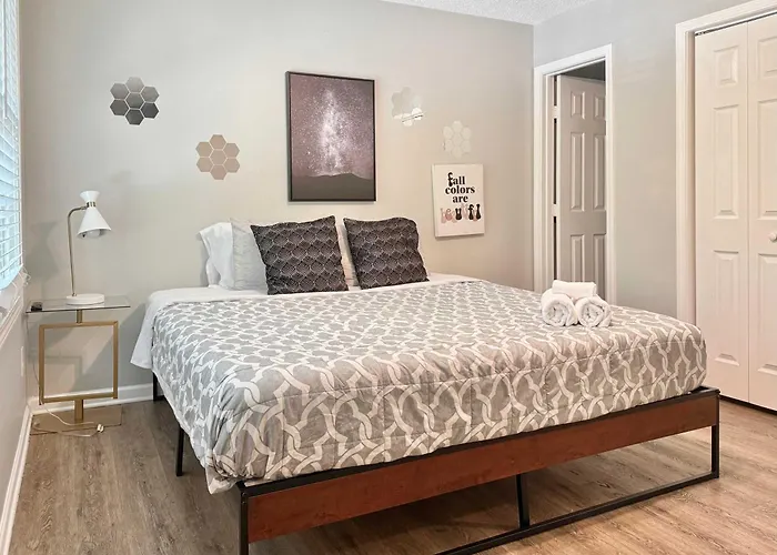 New Entire Place Cozy Quiet 2B2B Townhouse Sp1261