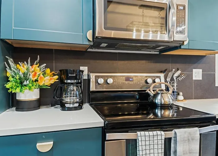 Modern Gatsby 2B15B Caldwell Near Golf Course!