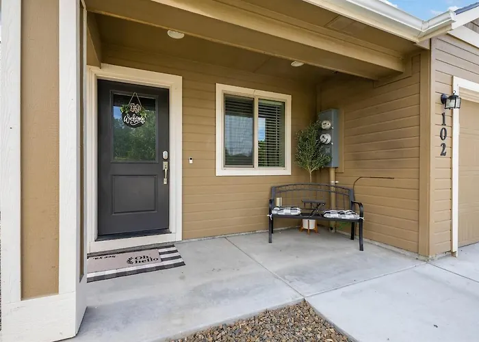 Smart Comfort 2 Bed 2 Bath Near College Of Idaho