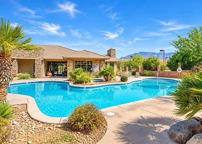 Suite Retreat With Pool Spa Gym And Tennis Court