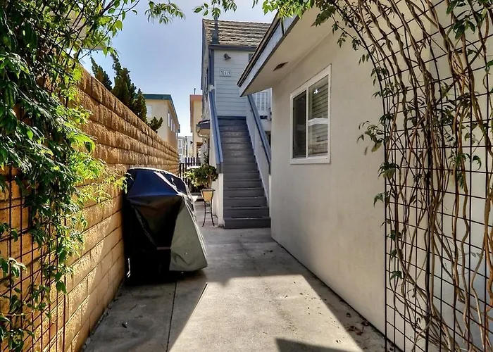 313 E Bay Ave B