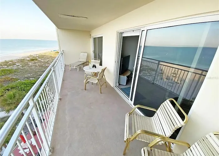 Oceanfront View Of Madeira Beach, Steps To The Beach - Madeira Norte Condo