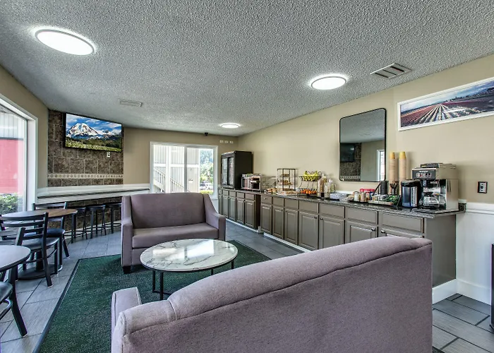 Coachman Inn