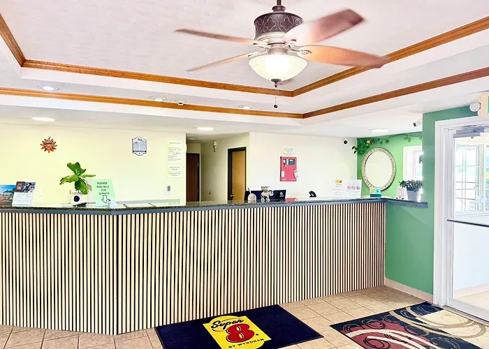 Super 8 By Wyndham Sweet Springs