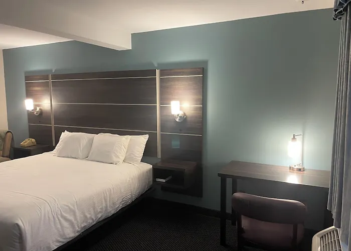 Landmark Inn