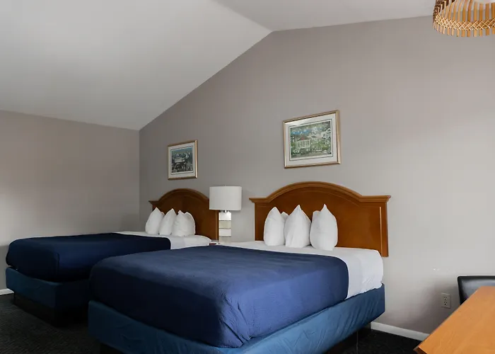 Admiral Motel