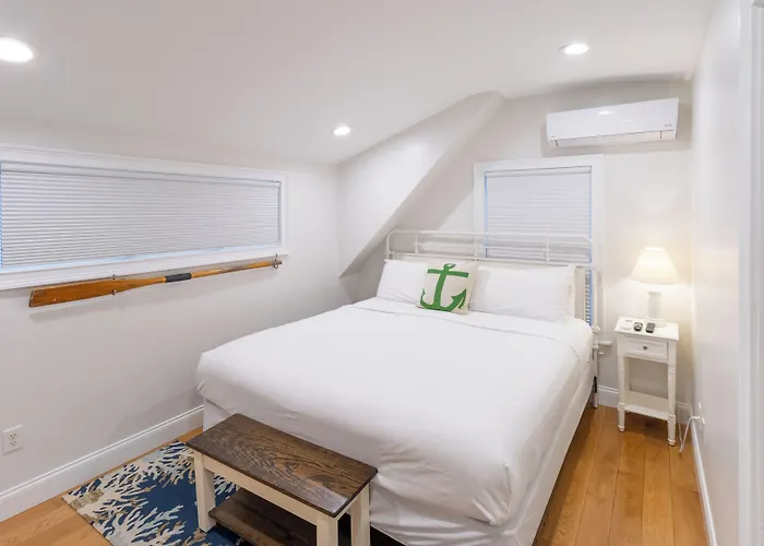 The Newport Lofts - 611 Thames Street