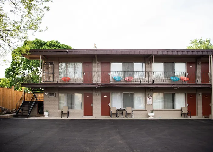 Advance Inn