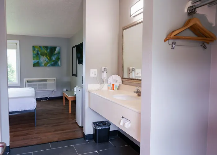 Sunnyside Inn And Suites