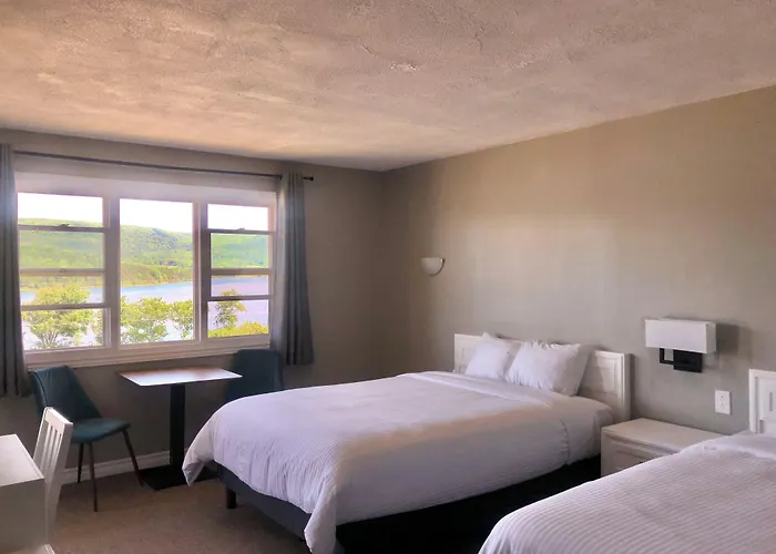 Duck Cove Inn