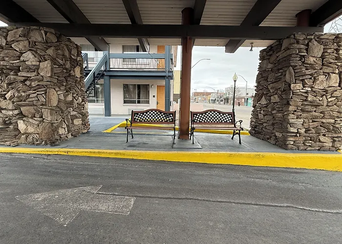 Thunderbird Motel