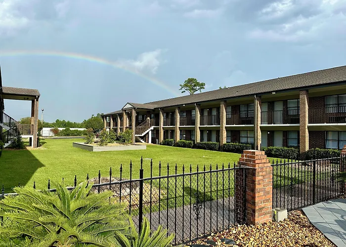 At Home Inn - Pensacola