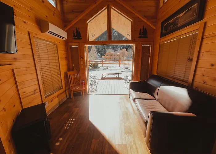 Ouray Riverside Resort - Inn & Cabins