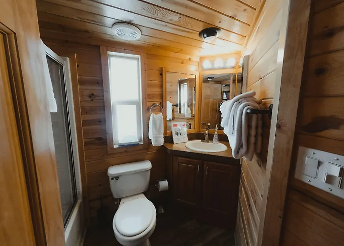 Ouray Riverside Resort - Inn & Cabins