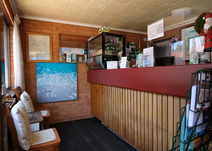 Sapphire Palms Motel