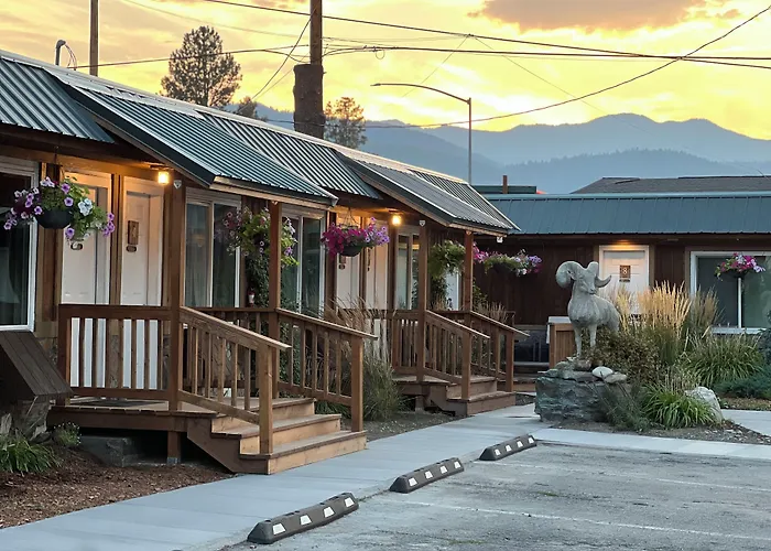 Evergreen Motel