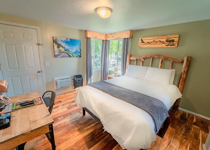 Evergreen Motel