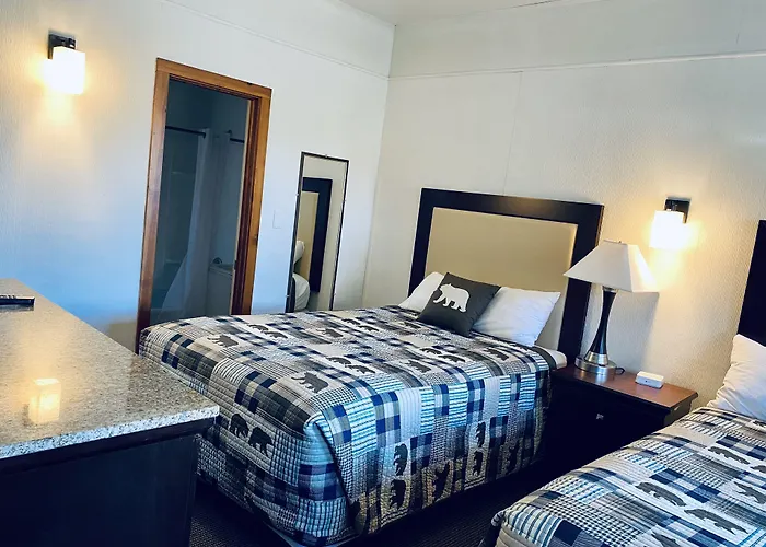 Holiday Lodge