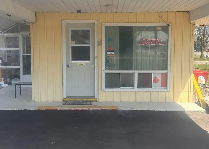 Colonial Motel