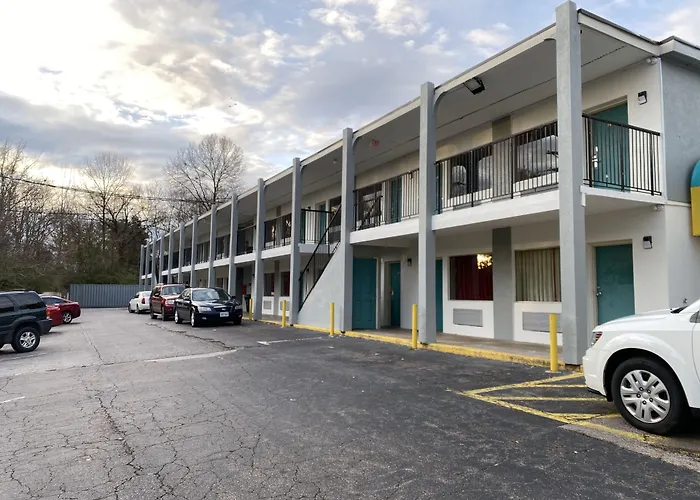 Red Carpet Inn & Suites - Danville