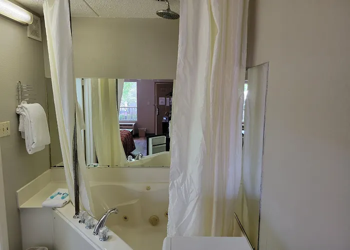 Studio 9 Inn & Suites