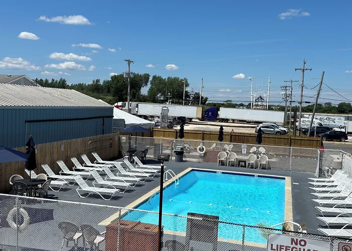 Shore Point Motel