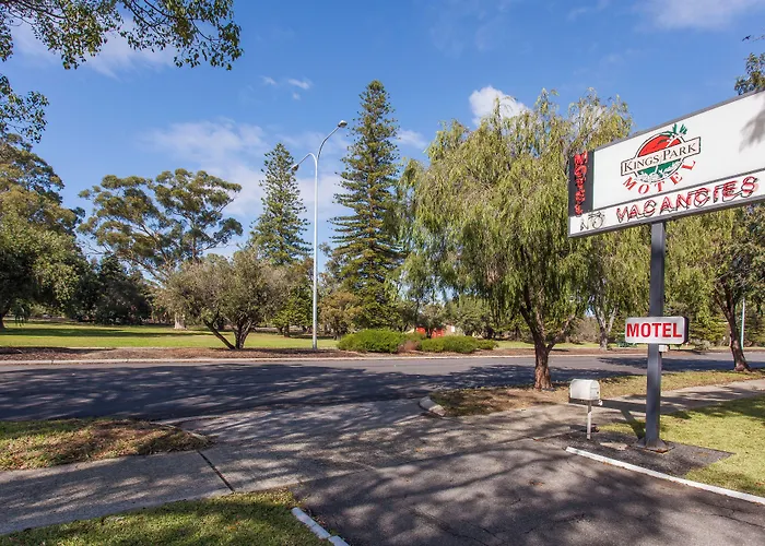 Kings Park Motel