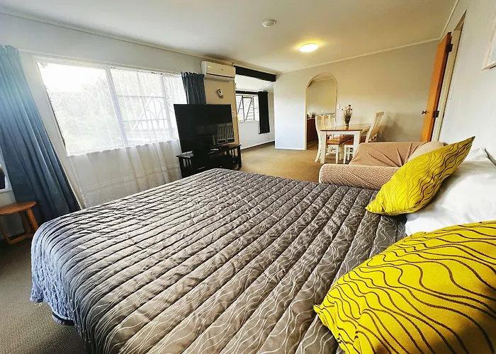 Kingswood Manor Motel