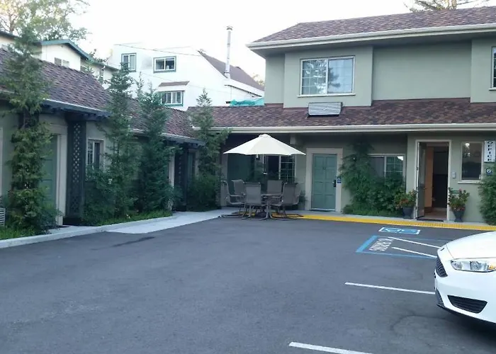 Marin Lodge