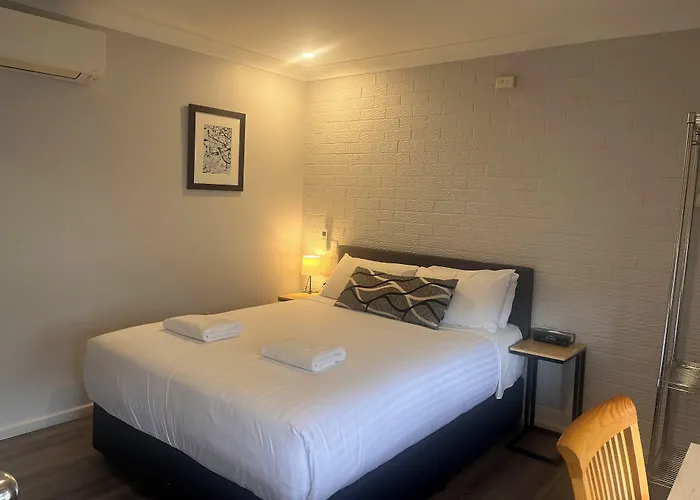 Fern Bay Motel