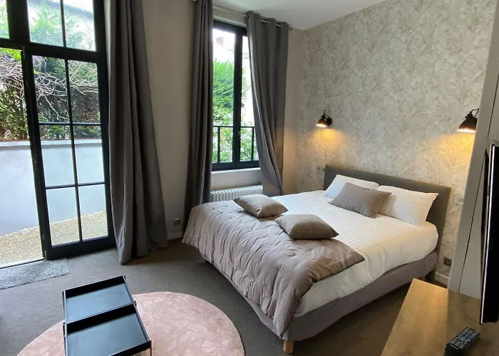 La Villa Beaupeyrat - Appart Hotel De Charme Avec Cuisines Equipees Dans Batisse De Caractere A 400M Du Coeur De Ville De Limoges - Acces Autonome