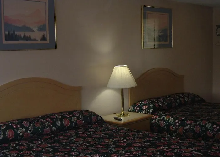 Fels Three Crown Motel