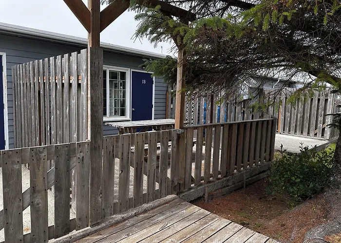 Tillicum Beach Motel - Formerly Deane'S Oceanfront Lodge