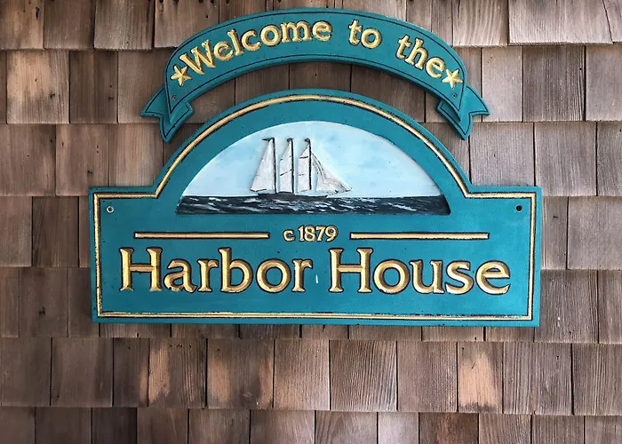 Sands Of Time Motor Inn & Harbor House