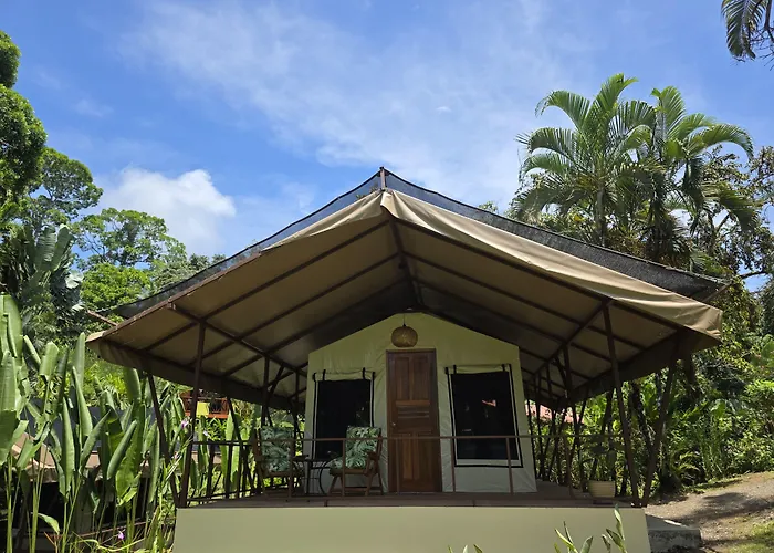 Las Caletas Lodge