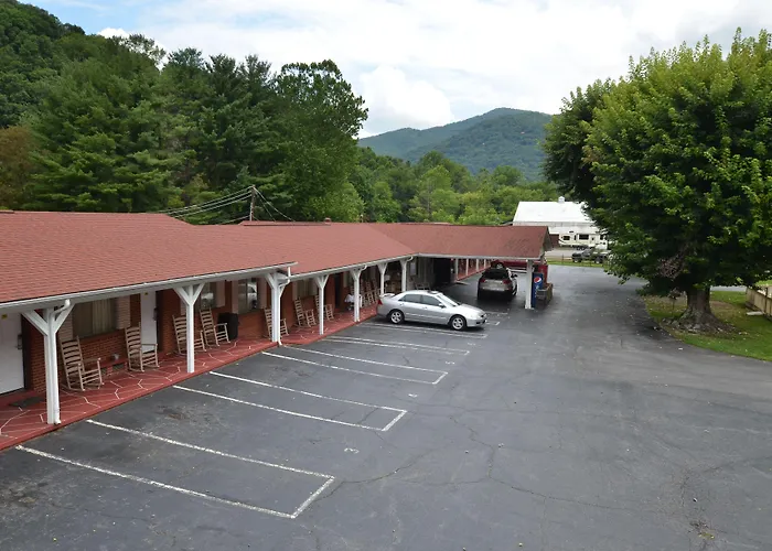 Travelowes Motel - Maggie Valley