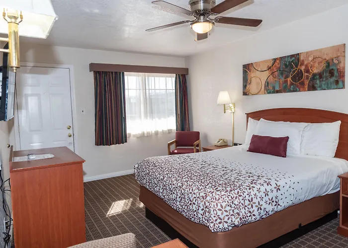 Esquire Inn
