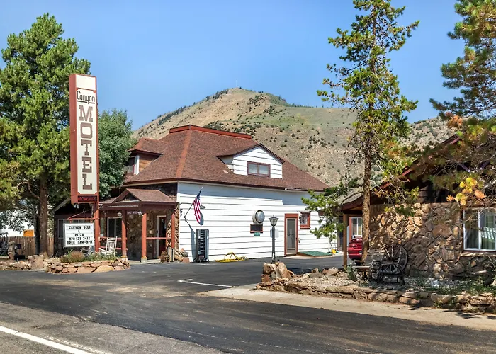 Canyon Motel Near Rocky Mountain National Park