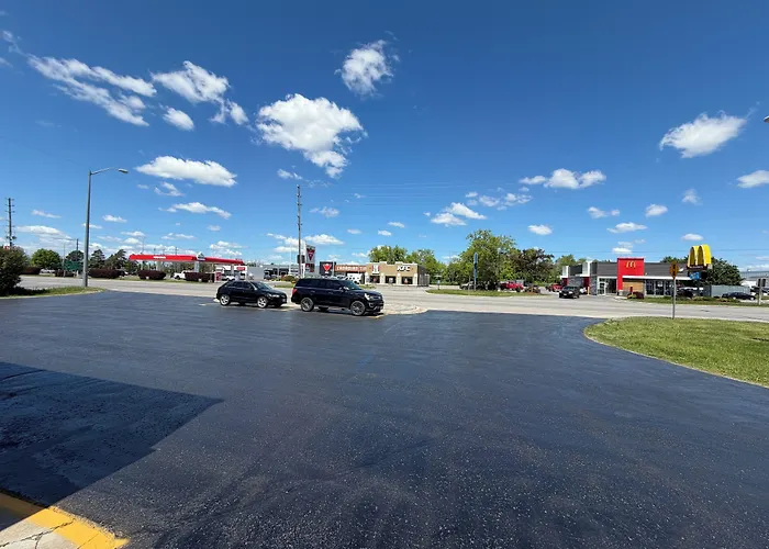 Perth Plaza Inn & Suites