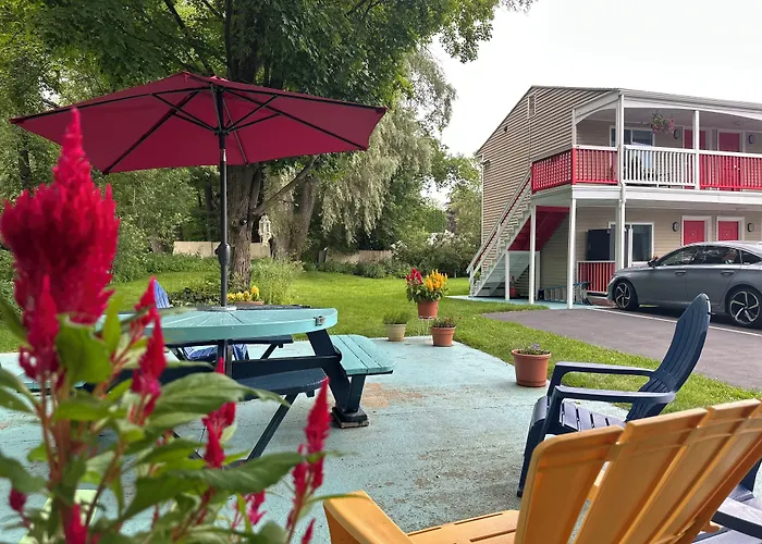 Cozy Corner Motel
