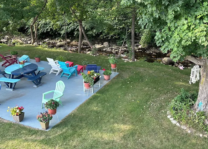 Cozy Corner Motel