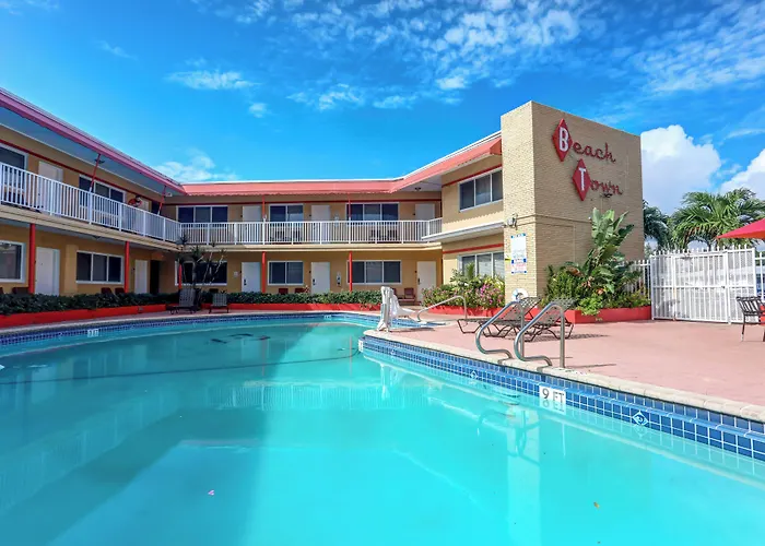 Beach And Town Motel