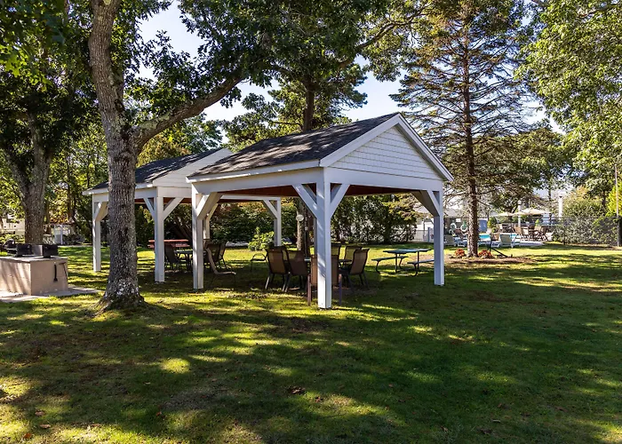 Falmouth Heights Motor Lodge
