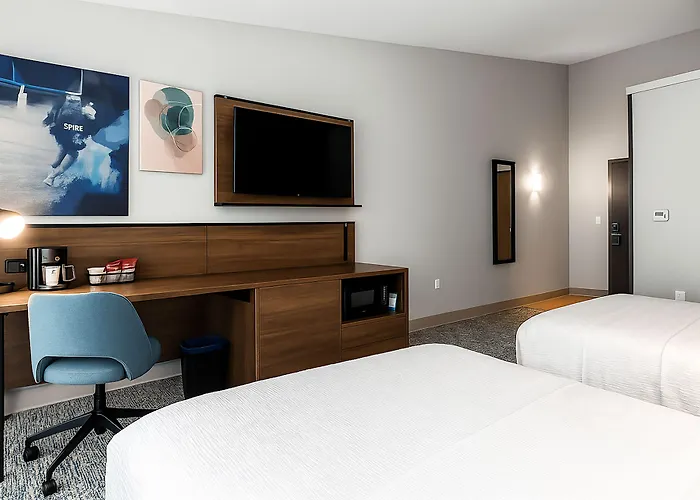 Wingate By Wyndham Geneva At Spire Academy