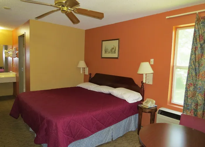 First Western Inn Caseyville