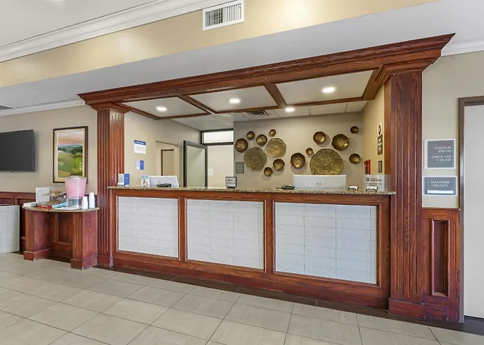 Best Western Plus Butterfield Inn