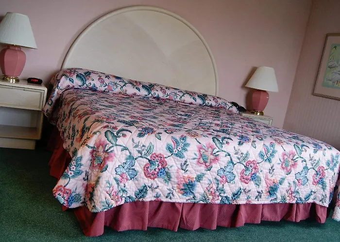 Meadow Court Inn - Ithaca